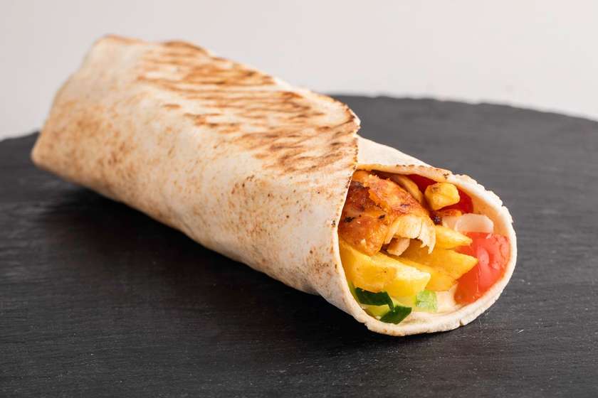 Popajaus kebabas lavaše su gruzdintomis bulvytėmis
