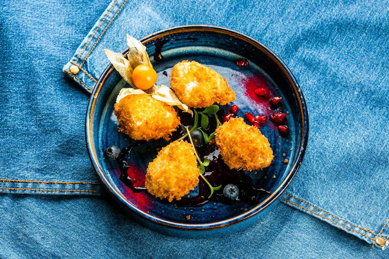 Fried Camembert with Raw Berry Sauce