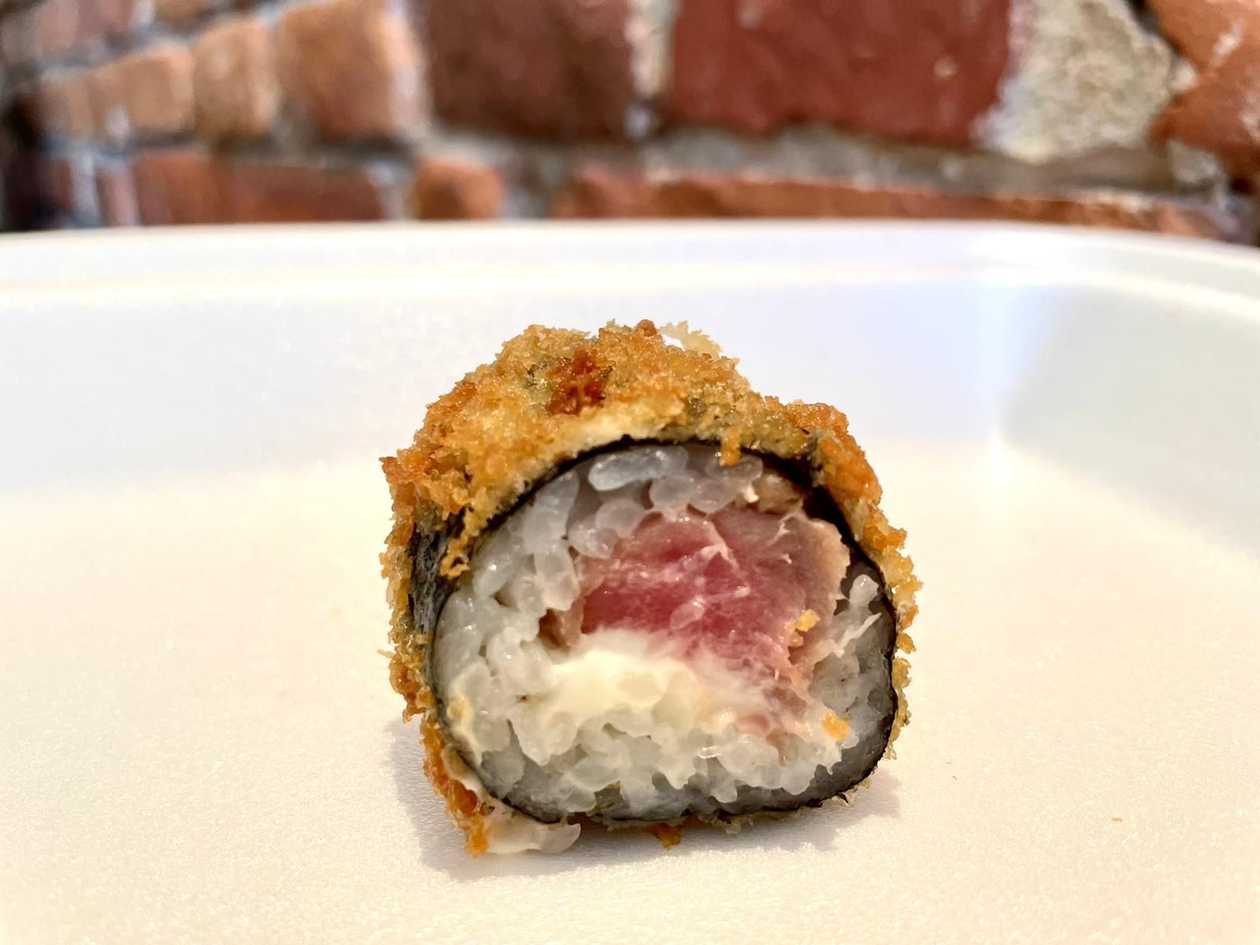 1303. Tempura tuna-fila hosomaki (8 tk)