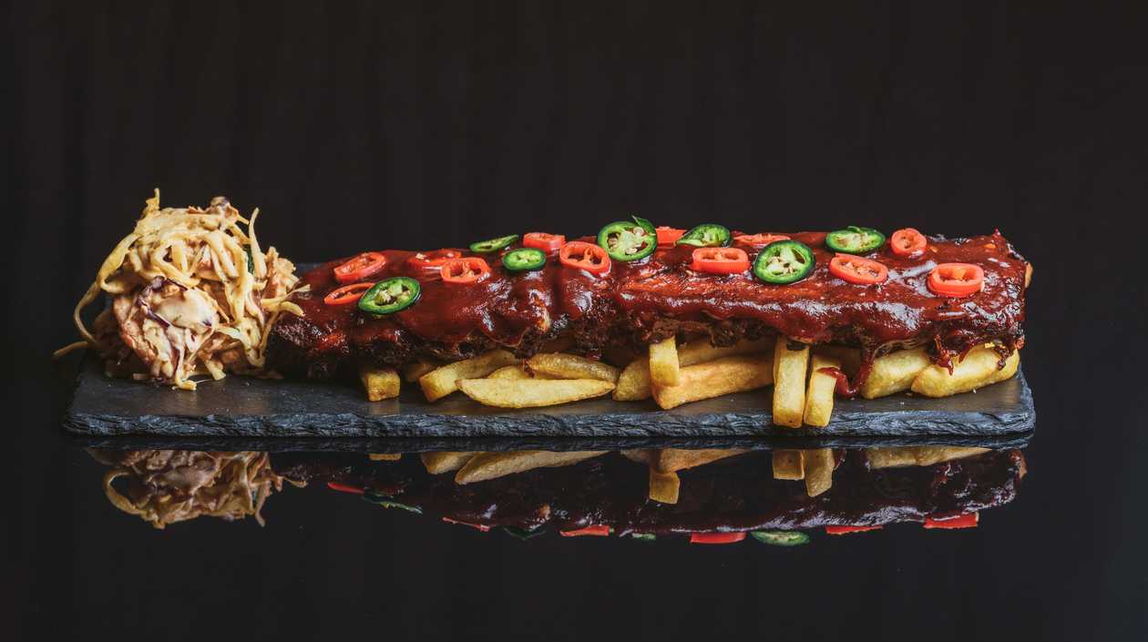 Spicy BBQ pork ribs + soft drink 0,25l