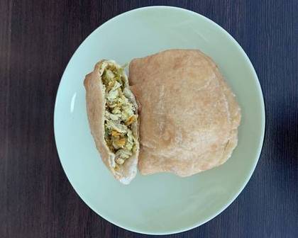 Pastel Recheio De Frango Com Legumes E Caril