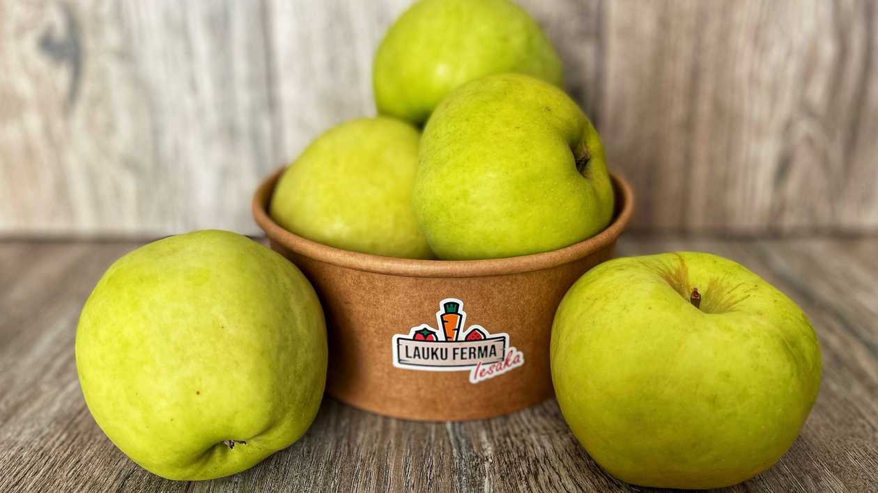 Āboli "Antonovka"  Jauna Raža 🍏 [ 1 KG ]