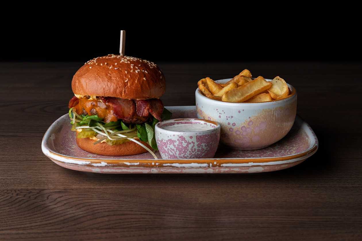 Beef burger with bacon