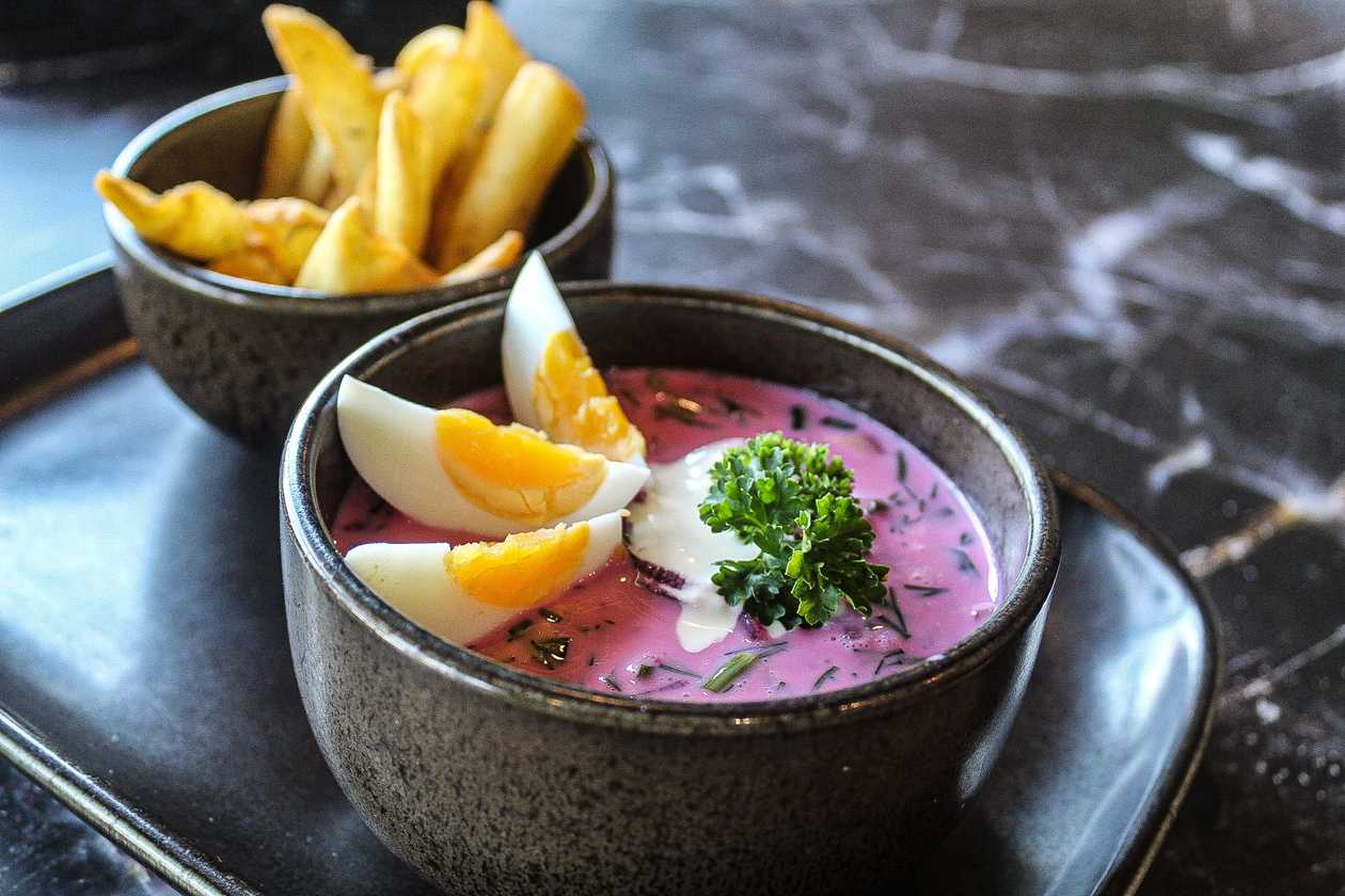 Cold beetroot soup with french fries