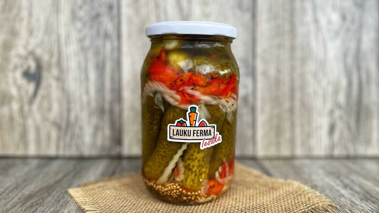 Marinētie gurķi ar papriku un ķiplokiem 500g