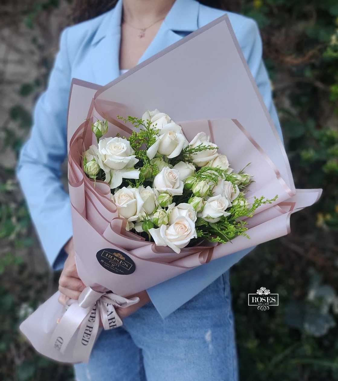 White flowers N99