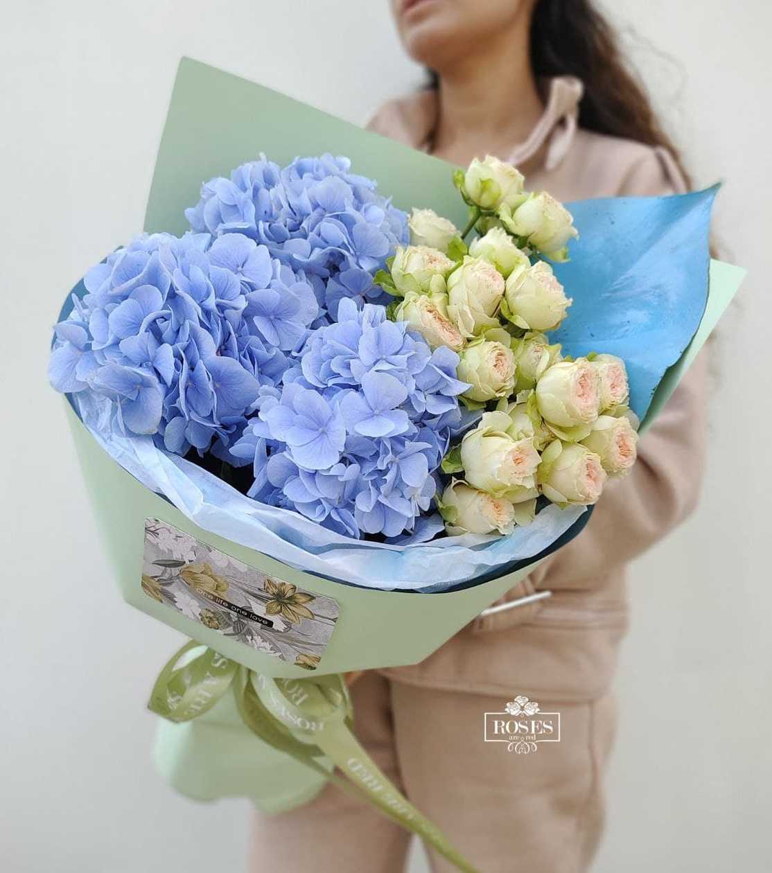 Bouquet of hydrangeas in green tones N12