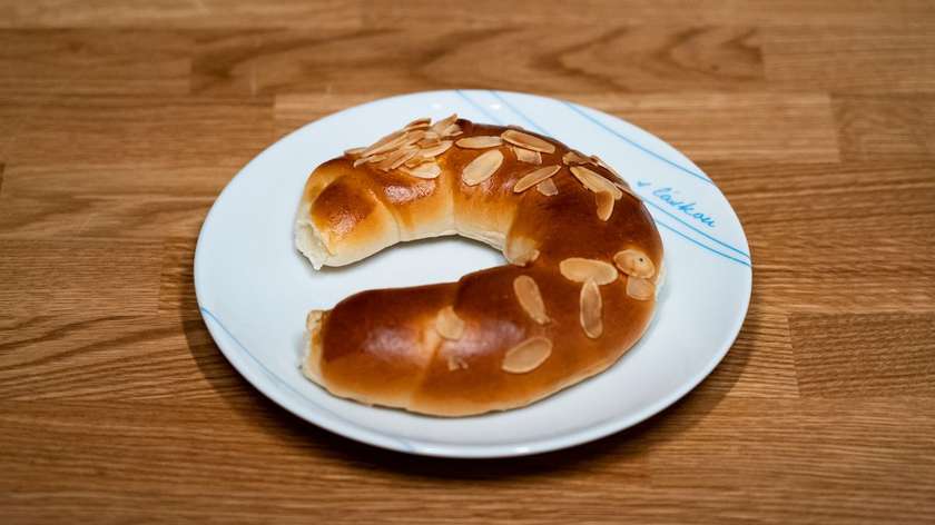 Almond roll