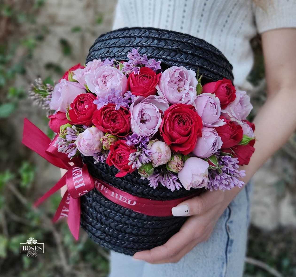 Flowers in a wicker box N35