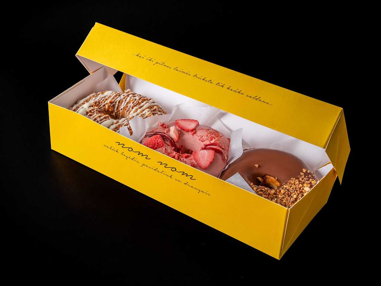 3 vnt. Holy Donut dėžutė su mėgstamiausiu lankytojų spurgų rinkiniu