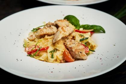 Creamy Pasta with Chicken and Parmesan Cheese