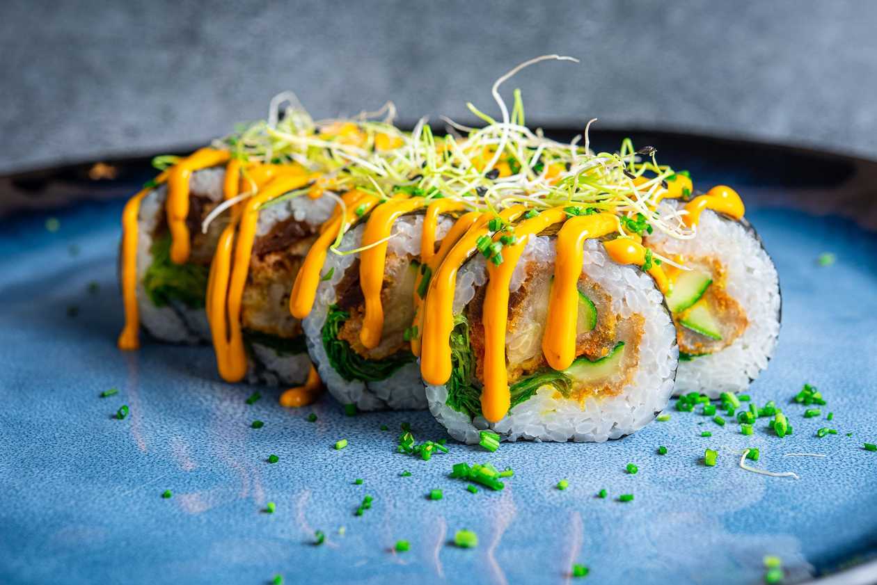 111. Zuki Maki