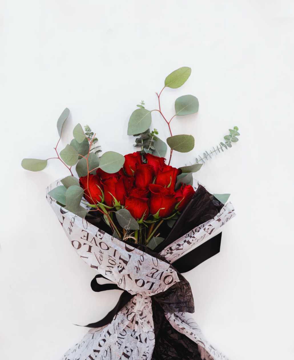 15Pcs Roses, Eucalyptus