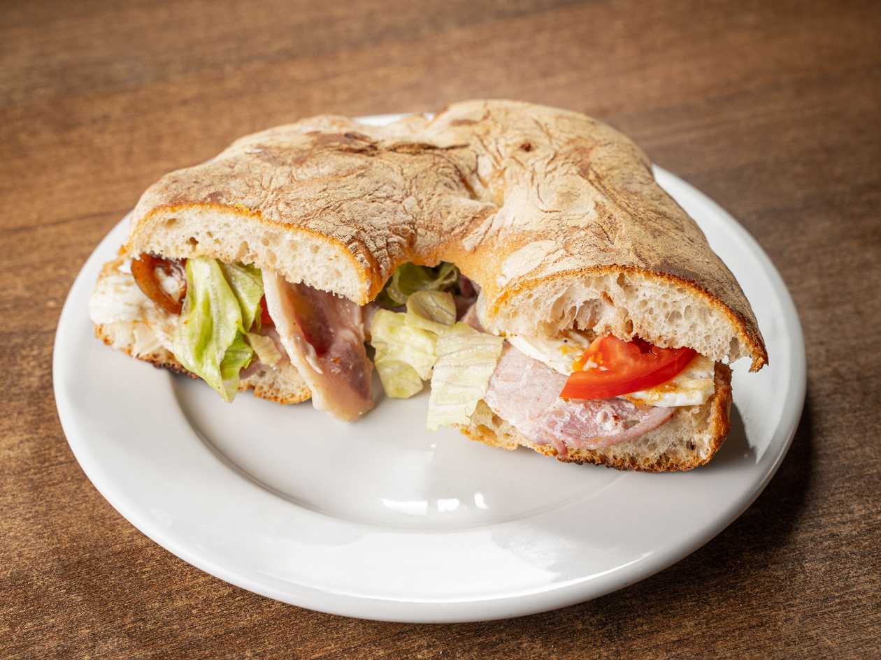 Egg Bacon Ftira