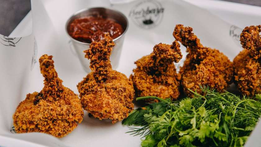 Fried Chicken Wings in Bread Crumbs