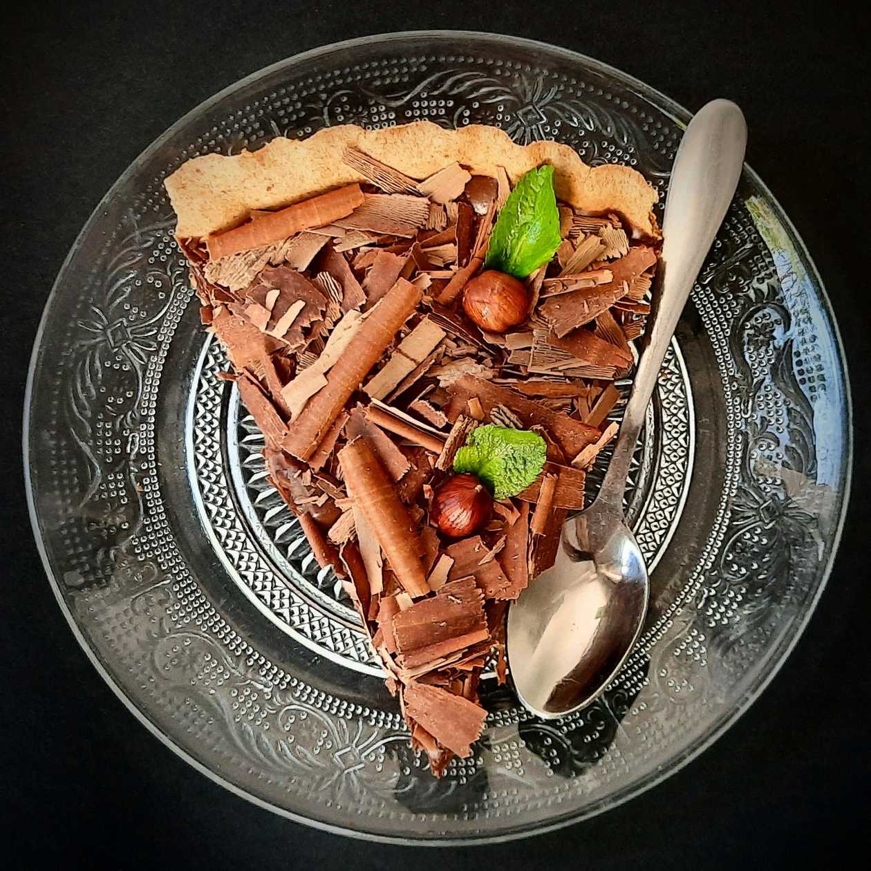 Tartă cu Mousse de Ciocolată Facută în Casă, Banane și Alune