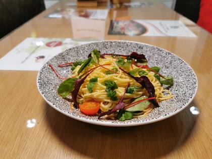 Pasta Aglio Olio grillitud kirsstomatitega