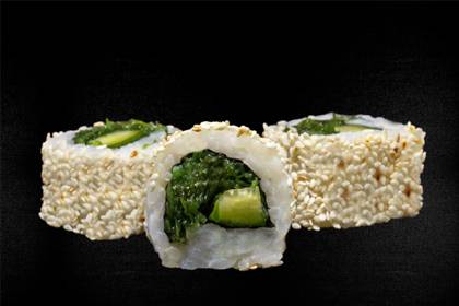 13. Seaweed wakame, cucumber, white sesame