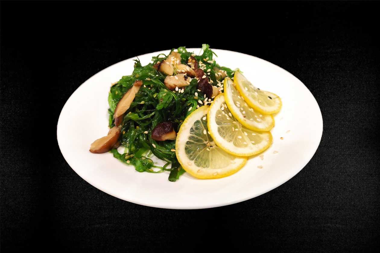 N13. Seaweed Wakame Salad