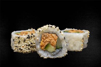21. Fried salmon, cucumber, Karai sauce, black and white sesame