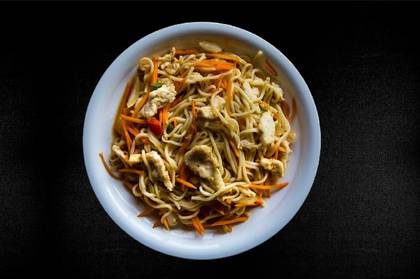 K12. Pasta with chicken and vegetables