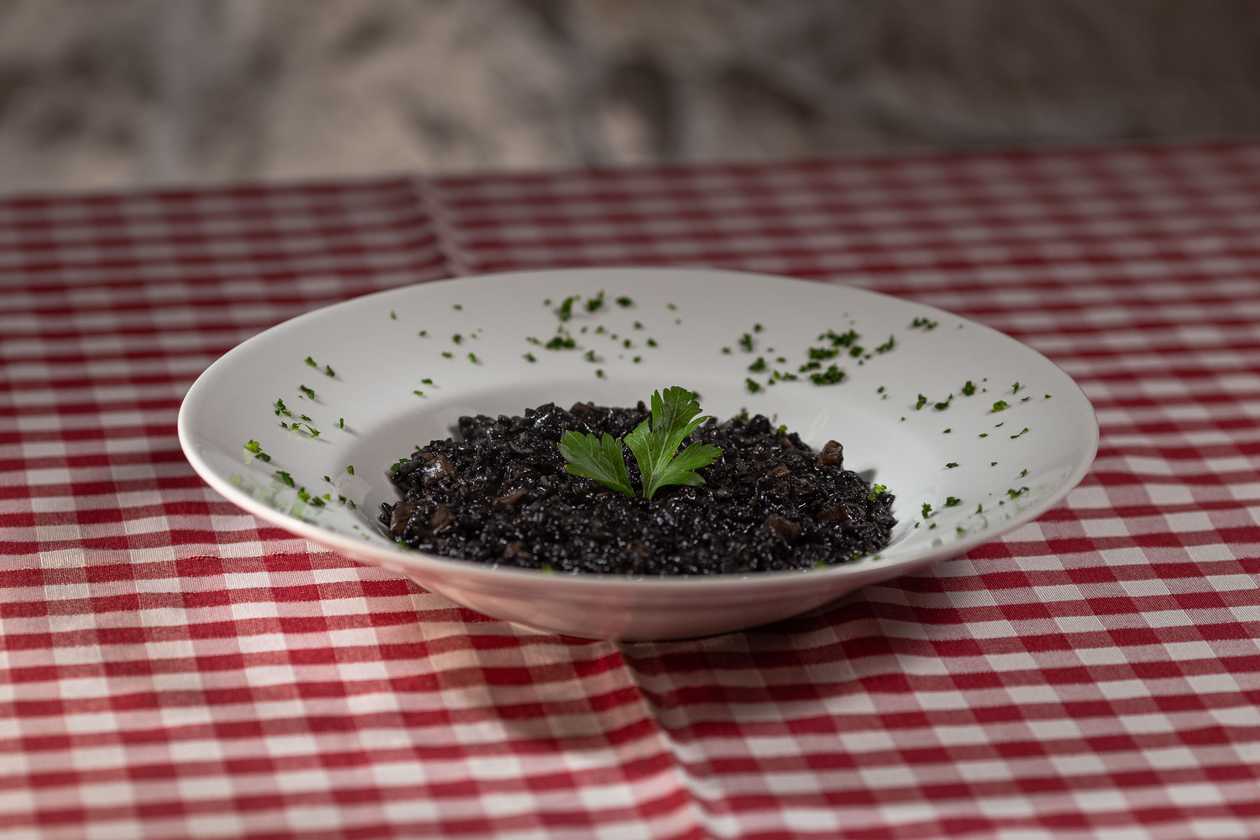 Black risotto