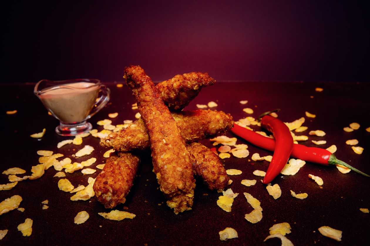 Cinci crispy chicken picant cu sos special crispy