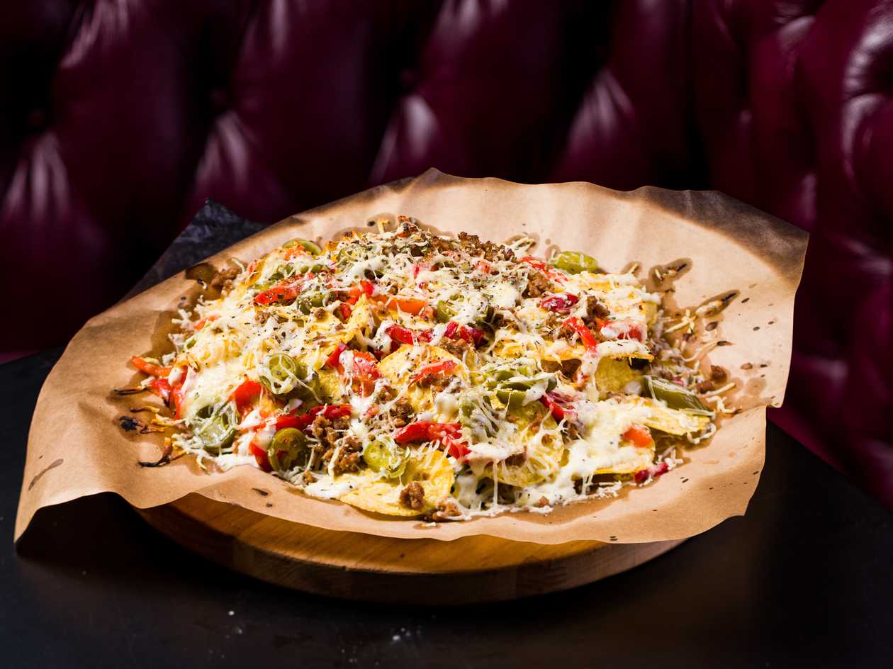 Užkepti nachos su mėsa