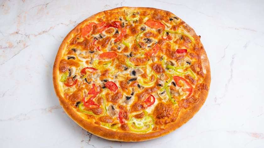 Göbələkli Pizza