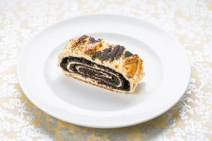 Pie with Poppy Seeds and Honey