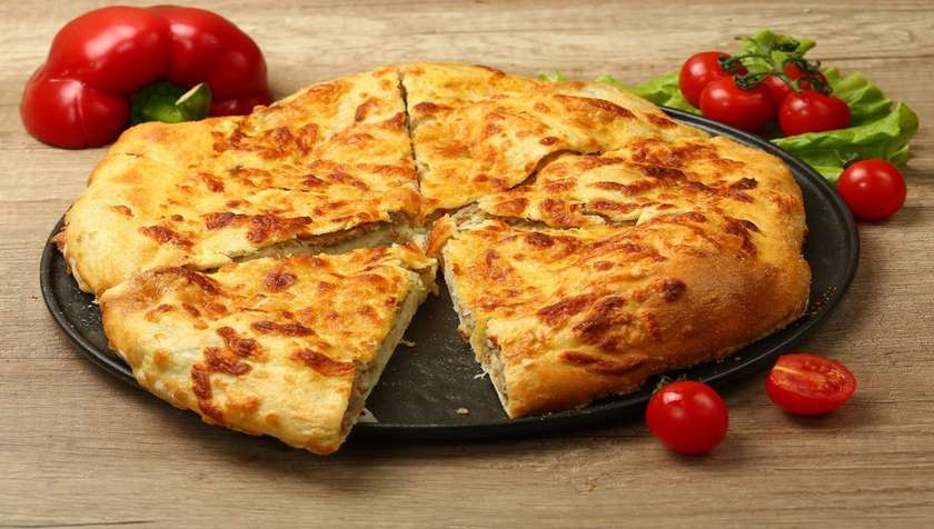 Хачапурі з м'ясом