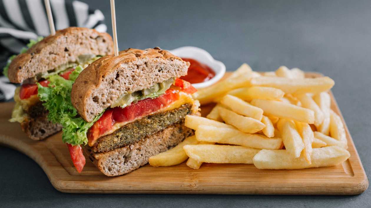 Cheeseburger + Fries
