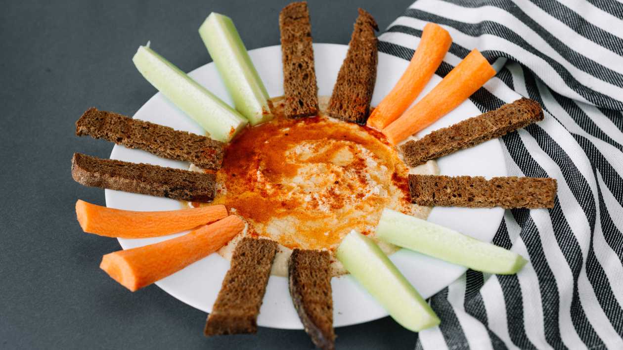 Hummus with Veggies
