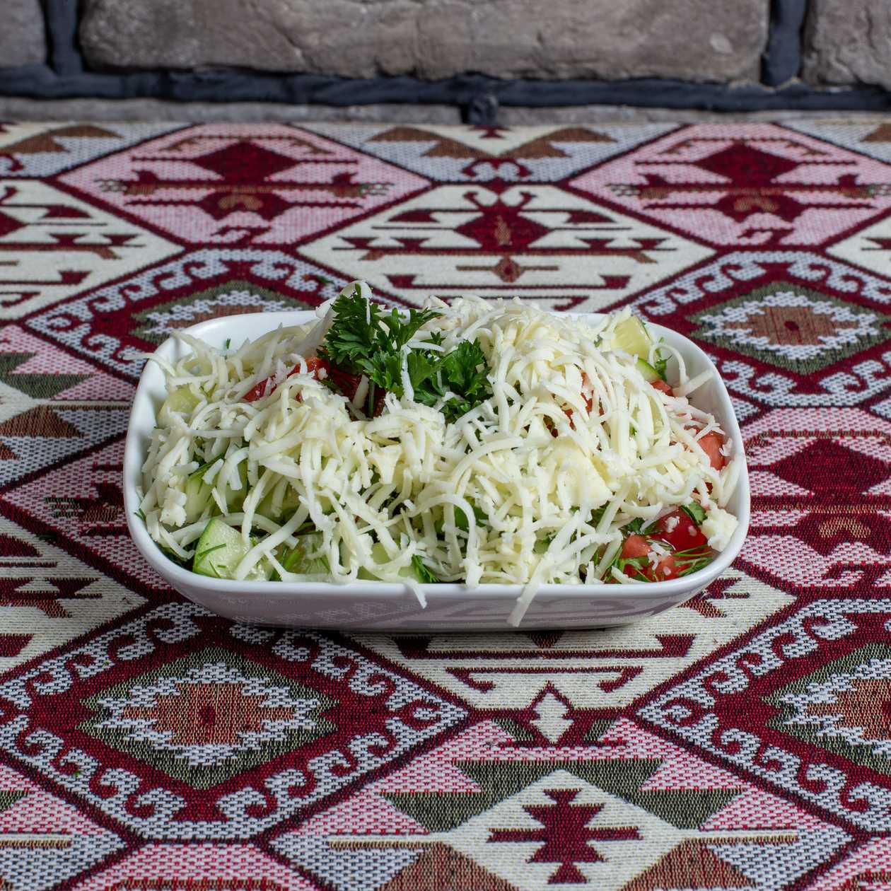 Çoban salatı pendirli