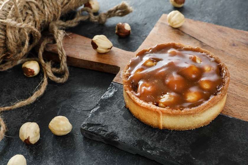Cake with caramel and nuts (fasting)