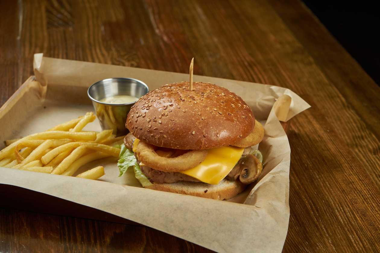 ONION BURGER З КАРТОПЛЕЮ