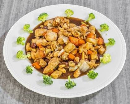 Carne de Frango com Vegetais Salteado