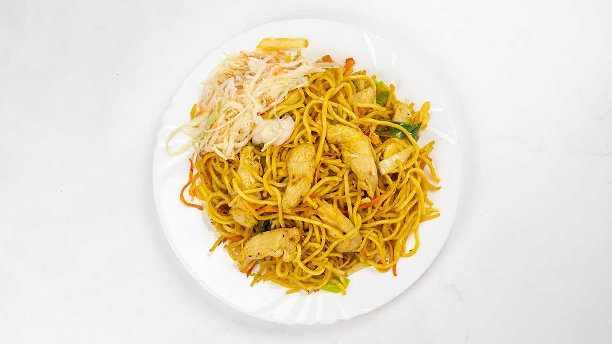 36. Stir Fried noodles with chicken