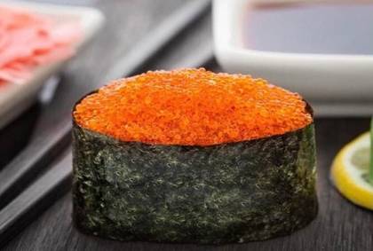 Gunkan caviar tobiko