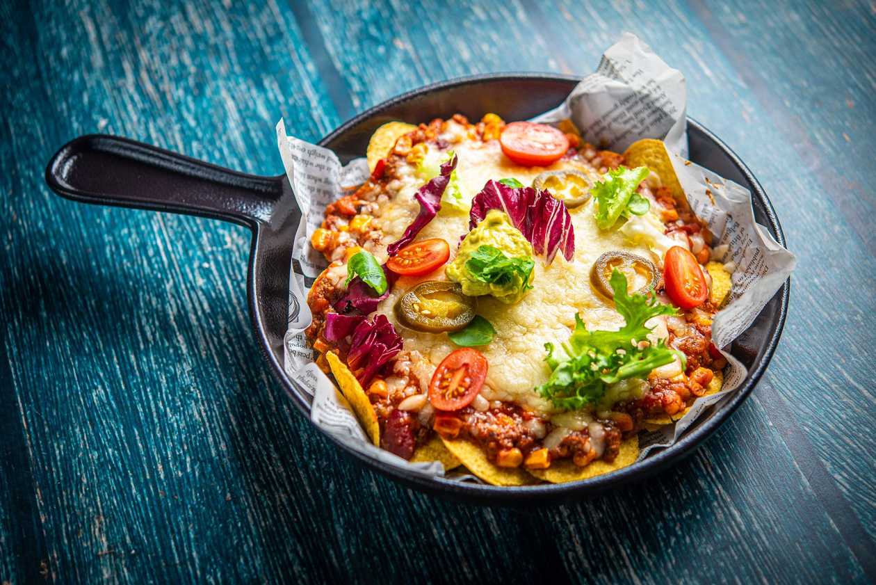 Chilli Con Carne With Nachos & Cooked Estonian Cheese