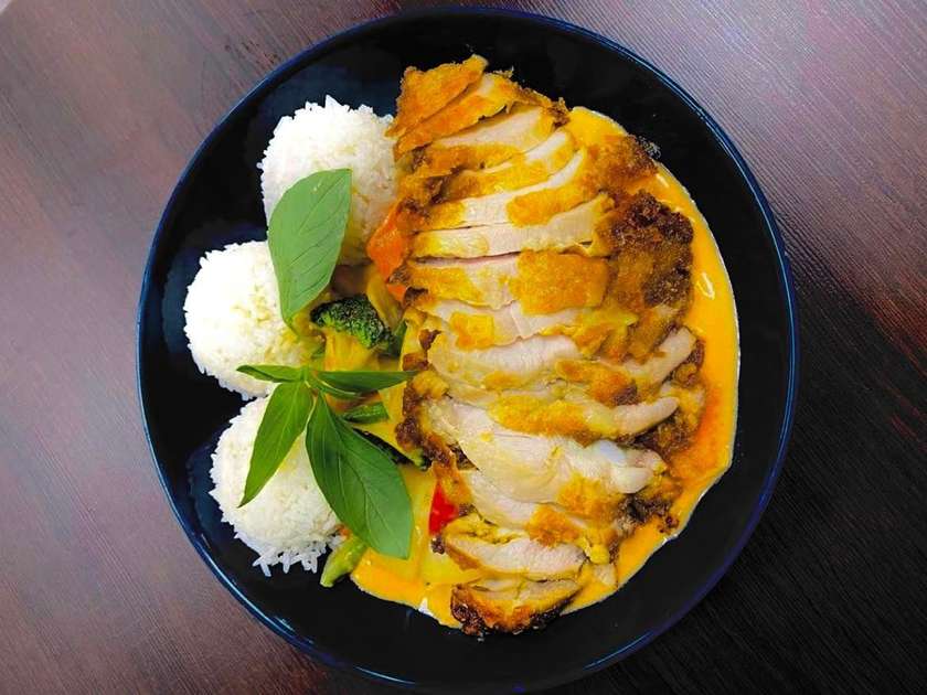8F-TEMPURA GA-CURRY chicken/kuracie stehno