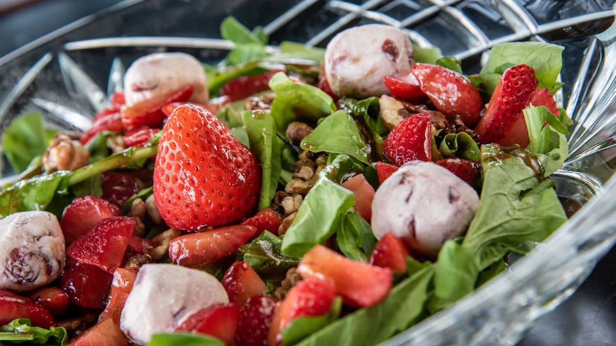 Berries Cheese Salad
