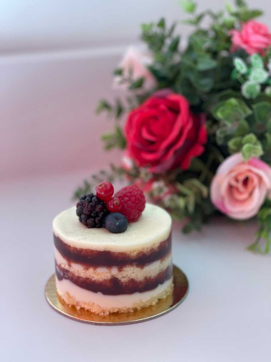 Mini Bolo de Frutas Vermelhas (Aprox. 220gr)