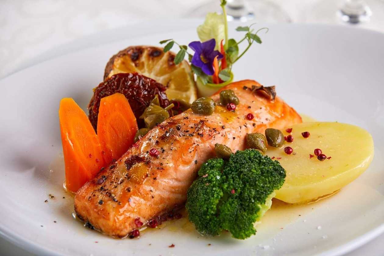Grilled salmon with steamed vegetables