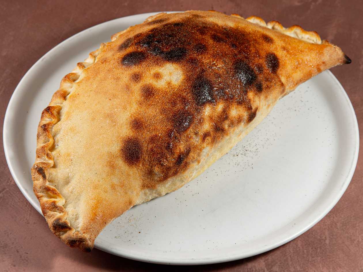 Calzone (Closed Pizza)