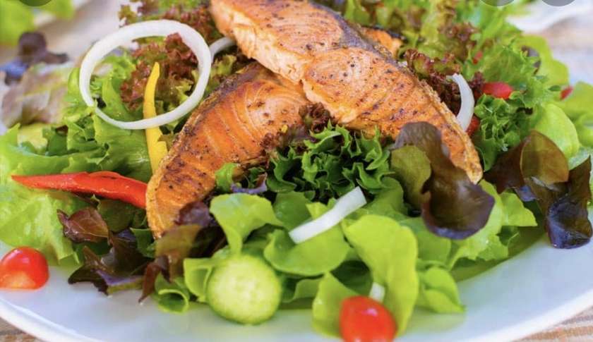 Grilled Salmon Salad
