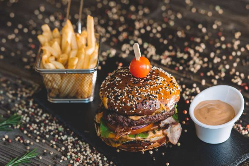Meniu Black Angus Beef Burger