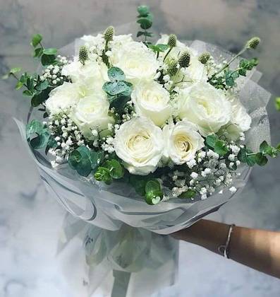 White Rose, Eucalyptus, Gipsophyla