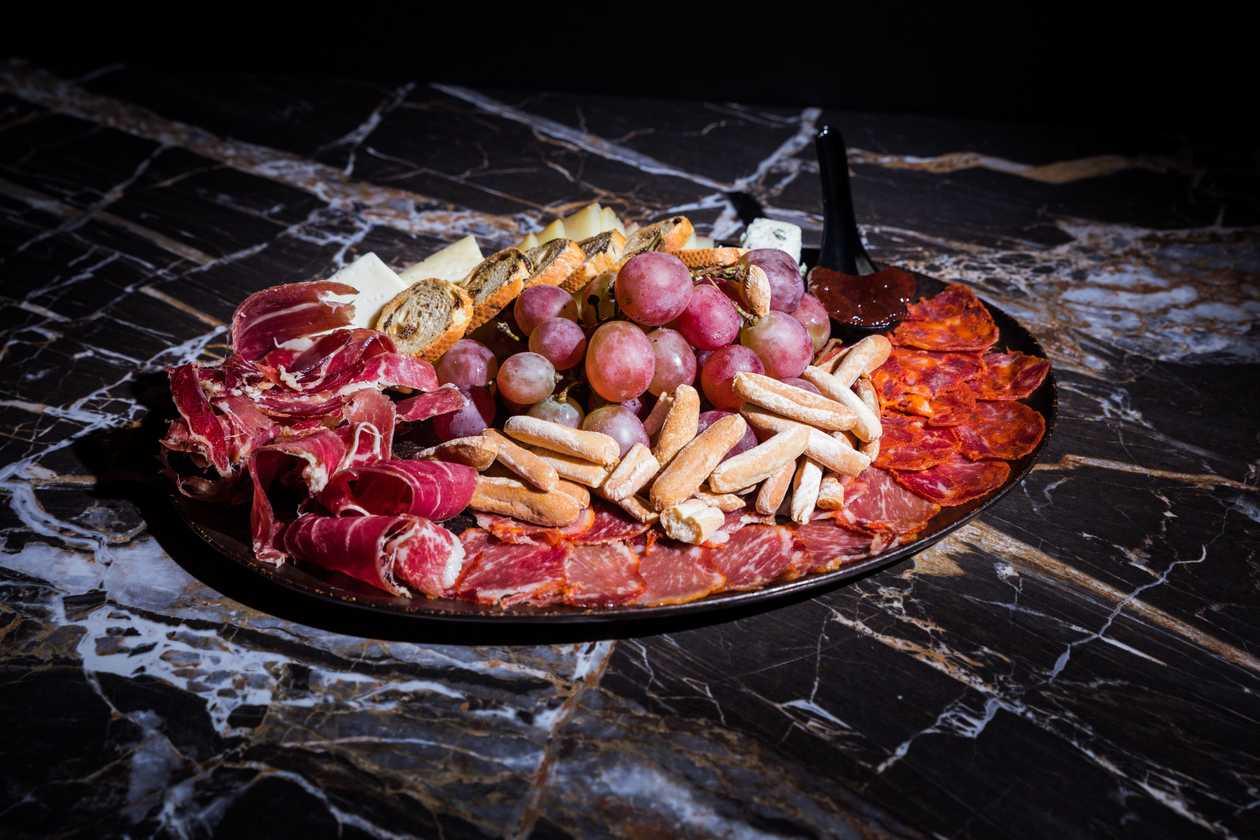 Degustacion De Ibéricos Y Quesos Espafioles D.O