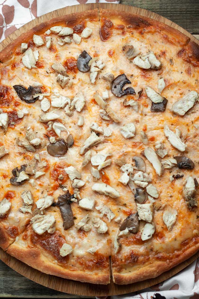 Toyuqlu pizza
